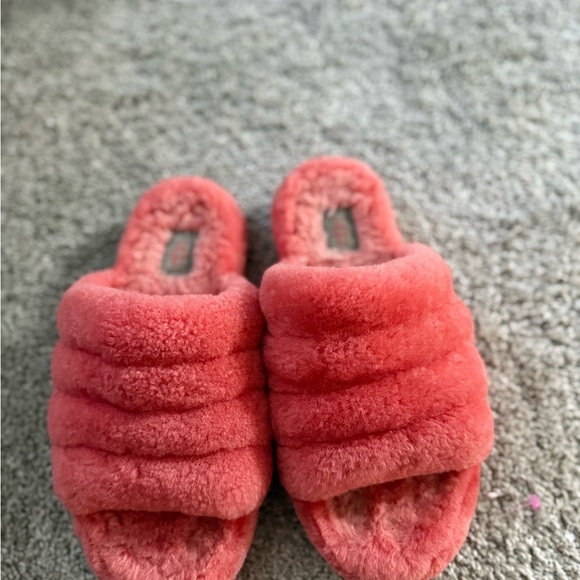 UGG Fluffy Pink Slippers - Picture 7 of 7